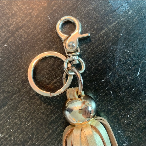 Gold Keychain - Picture 2 of 5